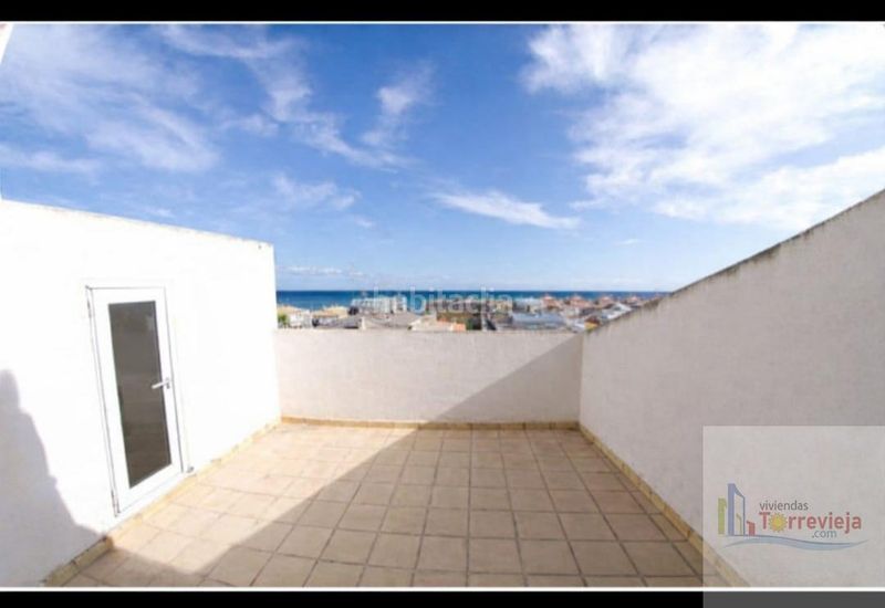 Foto 0c39aa57-d0f0-4419-a510-1753731ee98e. Àtic amb aparcament piscina a Los Europeos Torrevieja