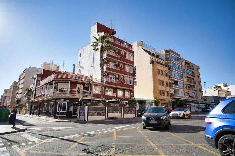 Foto 1672b0a0-d707-4d4a-9c5d-854e1ae755d9. Edificio hotel en Centro - Muelle Pesquero Torrevieja