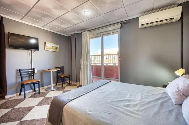 Foto a7d3575f-bfef-4d3a-8b39-0f531860db96. Edificio hotel en Centro - Muelle Pesquero Torrevieja