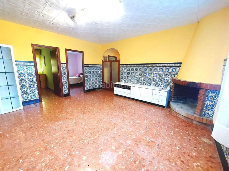 Foto d79d95ed-77b7-4c85-954e-b674e9975d16. Xalet amb calefacció aparcament piscina a Urbanizaciones Llíria