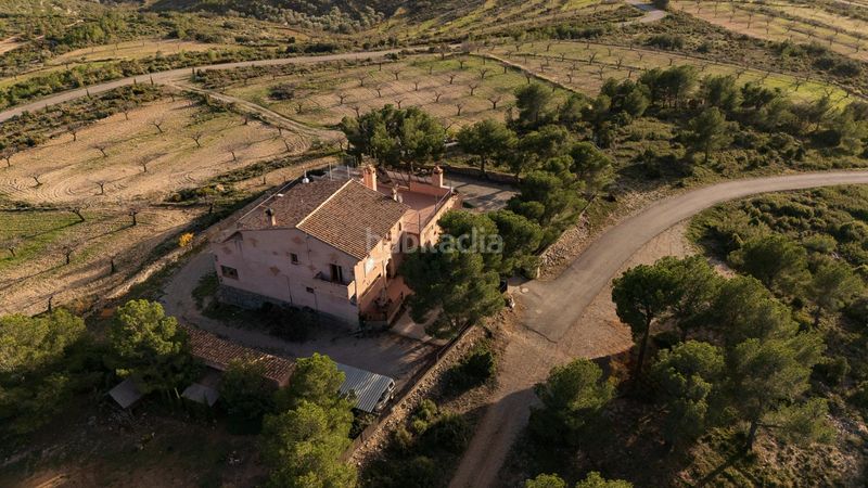 Foto a90f5e9e-7f99-4283-84f9-2bd9babdfe39. Xalet amb aparcament a Alcublas