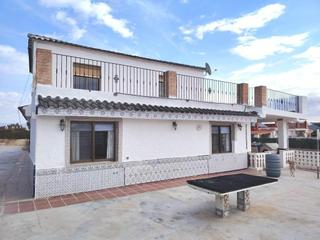 Xalet a Santa Bárbara. Chalet espacioso situado entre llíria y pedralba