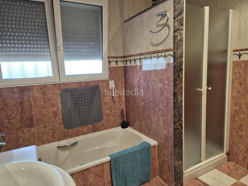 Foto 02775f01-7e45-40dc-ab8e-1fc1280cc977. Chalet amplia vivienda en zona consolidada con todos los servicios. en Pobla de Vallbona (la)
