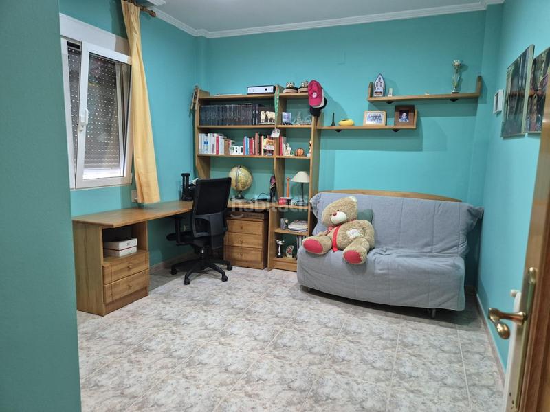 Foto 1a44370c-8f5f-4664-81bb-8d093e49969b. Chalet amplia vivienda en zona consolidada con todos los servicios. en Pobla de Vallbona (la)