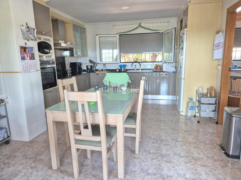 Foto 4bc23de3-60cd-4a88-b605-0f4fe0b58689. Chalet amplia vivienda en zona consolidada con todos los servicios. en Pobla de Vallbona (la)