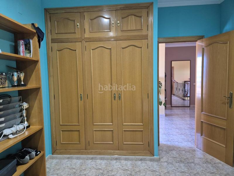Foto 5795e42a-5c01-455e-8f30-312660793f50. Chalet amplia vivienda en zona consolidada con todos los servicios. en Pobla de Vallbona (la)
