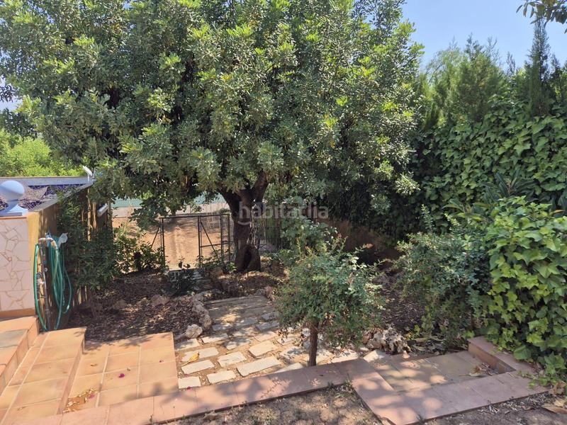 Foto 8d769746-6ecf-4675-a7da-19d71bfc8006. Chalet amplia vivienda en zona consolidada con todos los servicios. en Pobla de Vallbona (la)