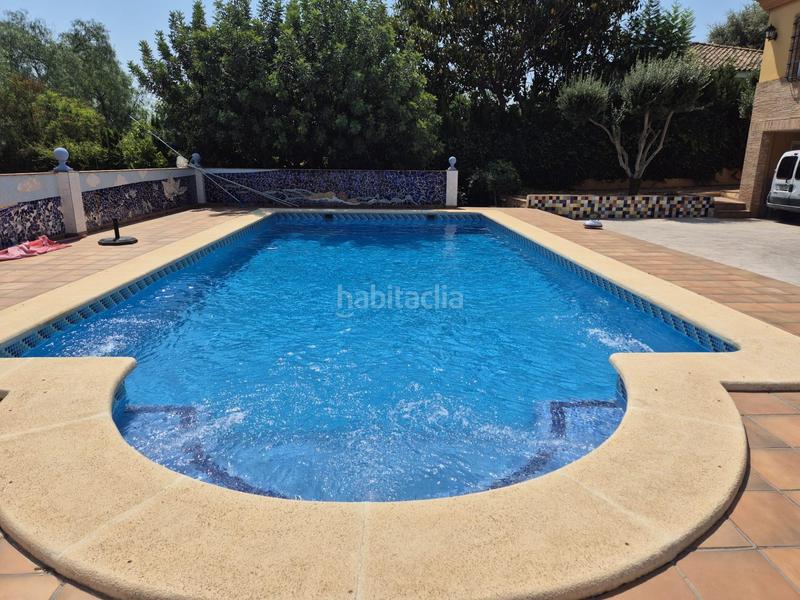Foto ee8cdcbc-9e7d-4d00-8207-5b54ea5c653b. Chalet amplia vivienda en zona consolidada con todos los servicios. en Pobla de Vallbona (la)