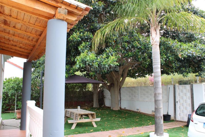 Foto 627359bc-7333-4ecb-bc3e-dfec9d9a08f5. Chalet  totalmente con alcantarillado, asfaltado y alumbrado público. en Llíria