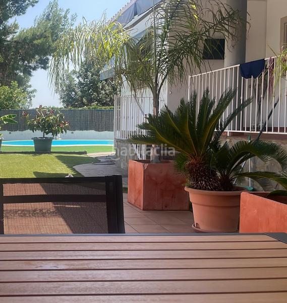 Foto ba9b8b98-6c5e-4086-9890-4bcd45e4f592. Chalet  totalmente con alcantarillado, asfaltado y alumbrado público. en Llíria