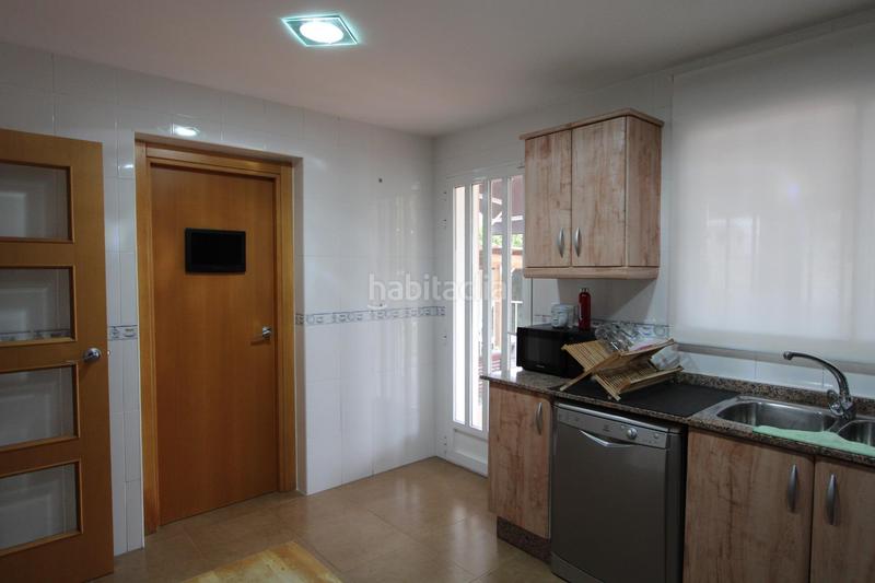 Foto cb204c7a-2694-4d4f-b580-ad320f3d36a8. Chalet  totalmente con alcantarillado, asfaltado y alumbrado público. en Llíria