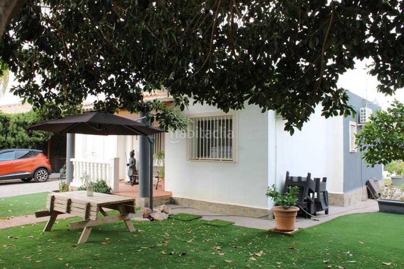 Foto ec970857-2fbf-4b2d-b373-d680701bc514. Chalet  totalmente con alcantarillado, asfaltado y alumbrado público. en Llíria