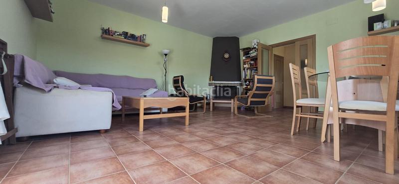 Foto ef37b83d-f693-4c66-9d0b-033bc6818917. Xalet amb calefacció aparcament a Urbanizaciones Llíria