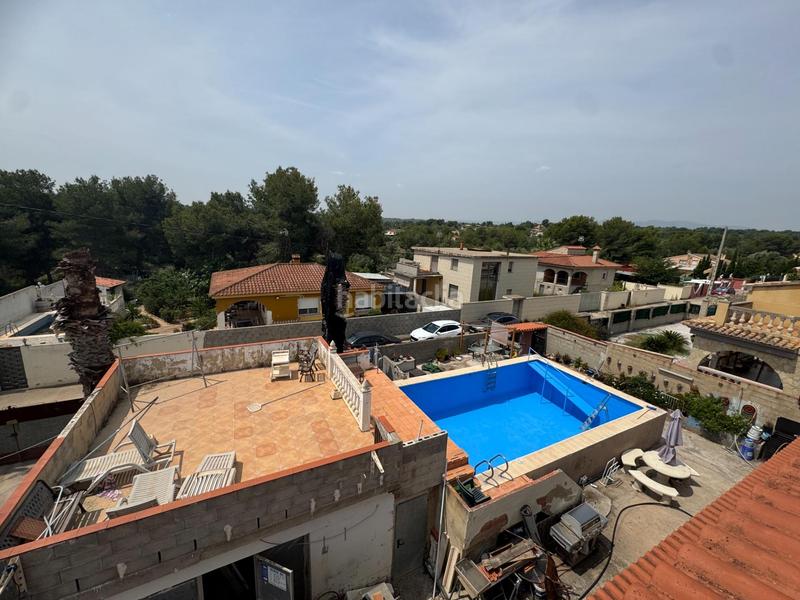 Foto d97f6277-8525-4dd1-a80e-4d4f2a889349. Xalet amb calefacció aparcament piscina a Vilamarxant