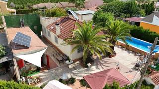 Chalet à Urbanizaciones. Chalet en lliria, urbanizado con asfalto y alcantarillado.