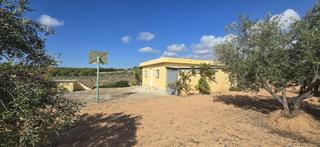 Casa a Urbanizaciones. Casa de campo en venta en llíria