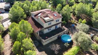 Chalet à Casinos. Chalet urbano mas parcela en casinos