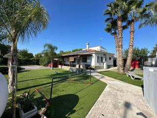Chalet in Urbanizaciones. Exclusivo chalet en lliria  zona montejarque