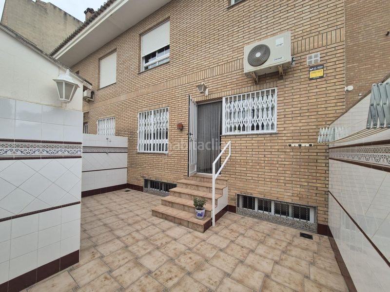 Foto 7773288b-7d71-4945-9250-8654ede8d4a0. Casa adossada amb aparcament a Parque de la Bombilla Llíria