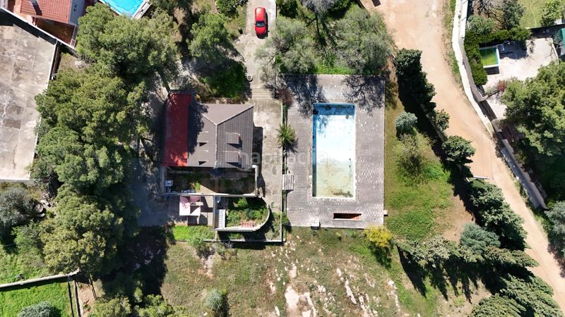 Foto fc1bcd0e-db36-400a-8c68-c47f7f3b16c2. Xalet amb calefacció aparcament piscina a Urbanizaciones Llíria