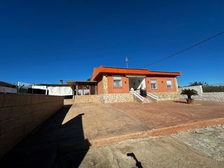 Chalet à Vilamarxant. Chalet en venta vilamarxant