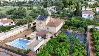 Chalet in Urbanizaciones. Espectacular chalet en lliria