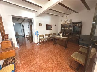 Maison à Santa Bárbara. Casa en venta lliria