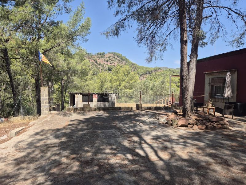 Foto b922e683-4030-495d-a828-e7698ad6bf29. Casa a Olocau
