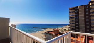 Pis  Calle sant pere. Estupendo atico con vistas al mar en campello de 4 dormitorios