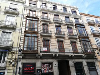 Lloguer Oficina en Calle paz, 11. Exclusivo despacho de oficinas