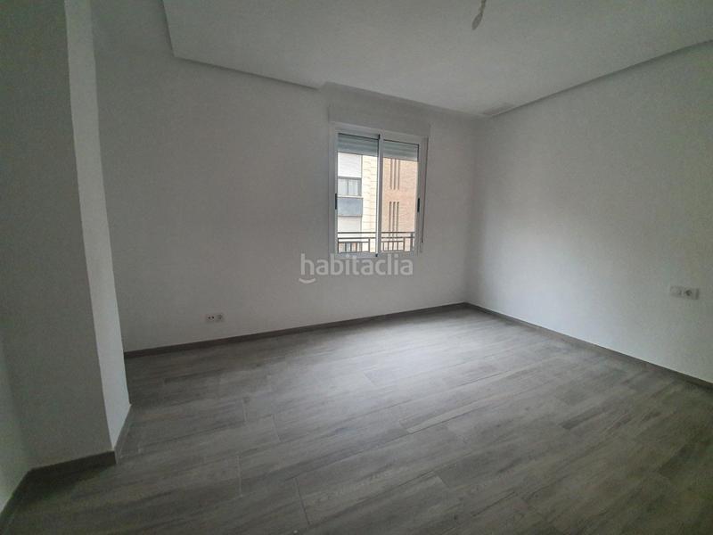 Foto b7a629f8-a2bf-4eea-ae9c-2597ad97be56. Piano terra in Plaza Crevillente - Antiguos Juzgados - El Asilo Elche / Elx