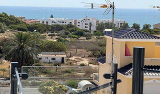 Casa aparellada  Avenida del olivero. Alto standing  gran lujo  villa pareada con piscina privada, y a