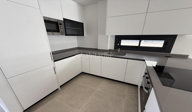 Foto 3c017bf0-6484-49fe-ae12-fbd9df18d222. Towny house with parking in Los Secanos Guardamar del Segura