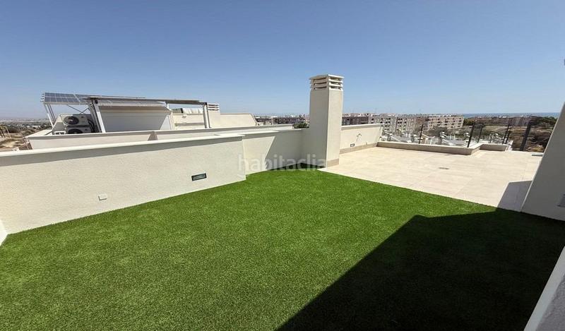 Foto be0665ec-3afe-4c3e-81d0-79f77b35390c. Towny house with parking in Los Secanos Guardamar del Segura