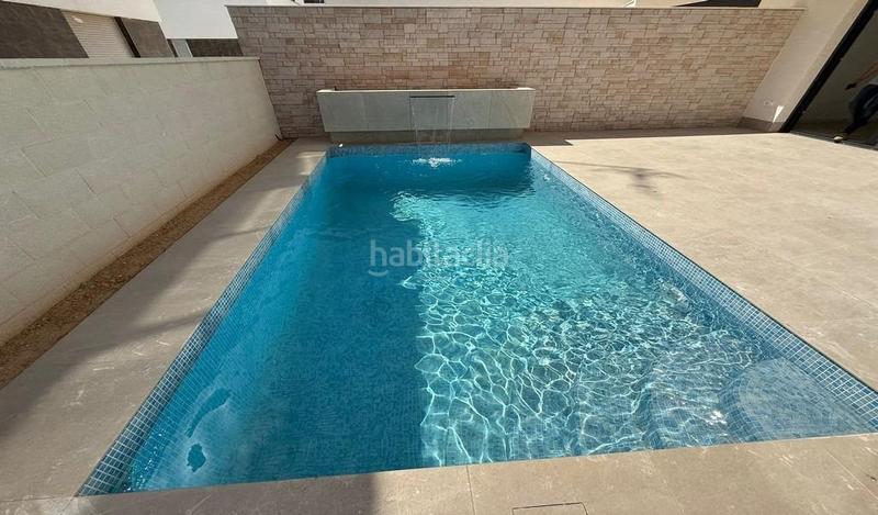 Foto c22946b9-eb88-465e-bed5-3c8242f2928c. Towny house with parking in Los Secanos Guardamar del Segura