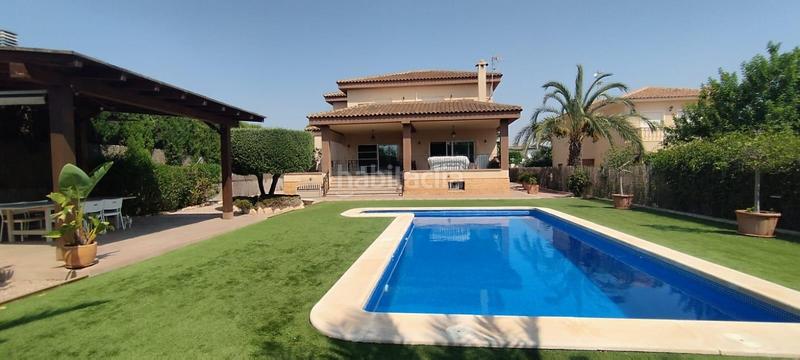 Foto 7499508f-e2d3-4705-a80b-591235eaad34. Chalet  independiente en Valverde con piscina en Elche / Elx