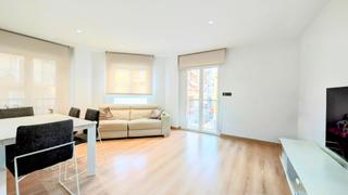 Pis  Calle hilarión eslava. No la dejes escapar! vivienda exterior reformada en sector 5,  c