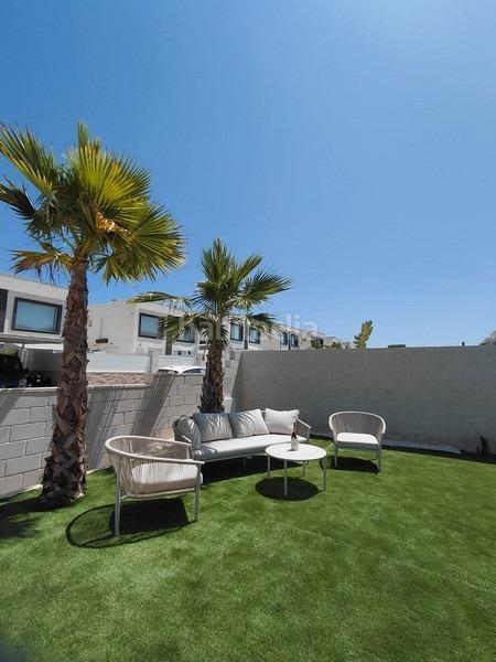 Foto 9180661d-0c1b-40f6-b57b-2f1c432869f6. Chalet with heating parking pool in Monte y Mar Santa Pola