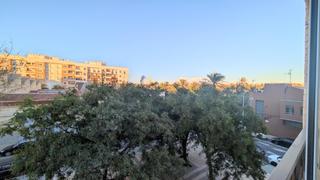 Appartement à Sector V. Sector 5, vivienda muy luminosa, obra seminueva, con ascensor y