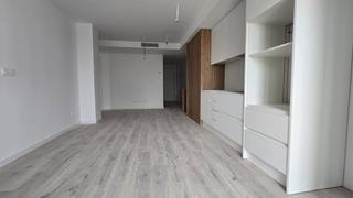 Piso  Calle dean antonio sala. Vivienda con piscina y garaje