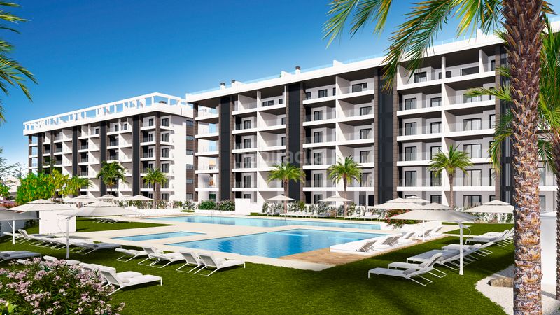 Foto 3dba22c7-f209-4646-a344-c3455aac8f47. Planta baixa 150m<sup>2</sup> amb calefacció aparcament piscina a Torrevieja