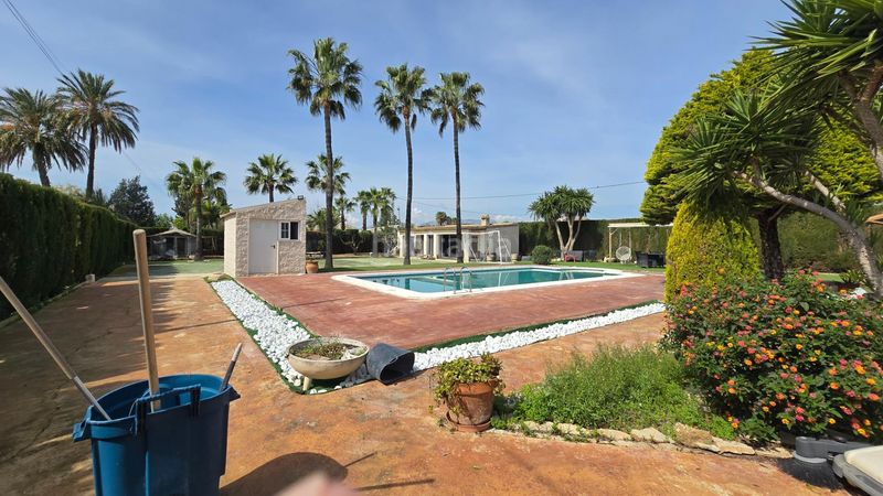 Foto 0a3f0053-2423-435c-9846-1313a780c1a4. Xalet amb aparcament piscina a Algorós - El Derramador Elche / Elx