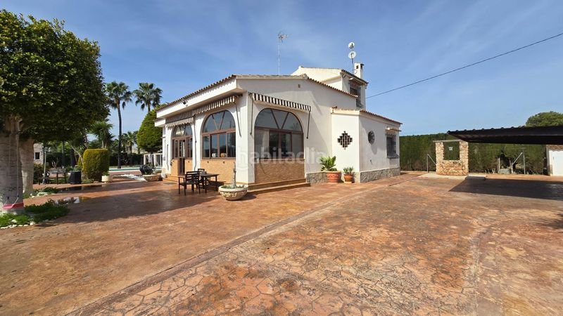 Foto d8f88ae1-5463-44e0-9f1c-058972e9dd5f. Xalet amb aparcament piscina a Algorós - El Derramador Elche / Elx
