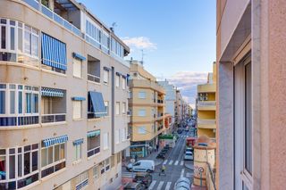 Pis  Calle zoa. Tu nuevo hogar en el corazón de torrevieja!
