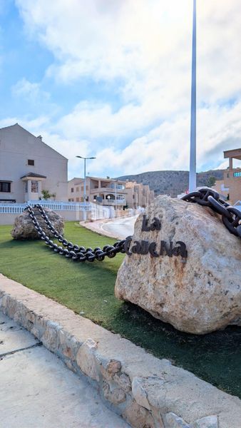 Foto 48d83bbf-6e9d-416b-8eb1-8a14ba156472. Casa amb aparcament a calas Santa Pola este Santa Pola