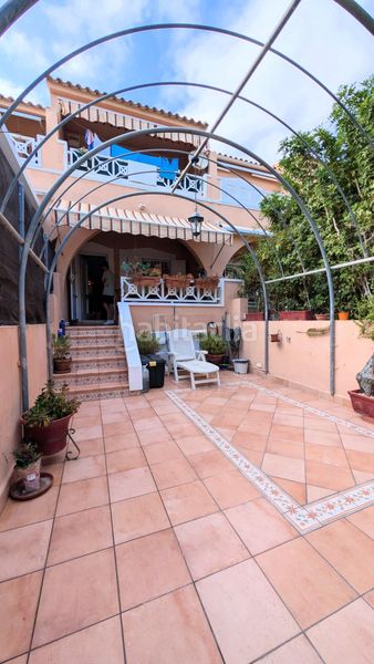 Foto a9cf437d-79ec-423f-9877-a5131dd97371. Casa amb aparcament a calas Santa Pola este Santa Pola