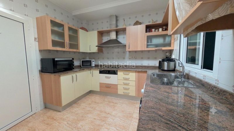 Foto c0b155d6-772f-409b-8395-4d6c9ad1b8e4. Casa amb aparcament a calas Santa Pola este Santa Pola