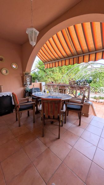 Foto d6a79060-5c2a-4cfc-a38a-bf3de2c2ba26. Casa amb aparcament a calas Santa Pola este Santa Pola