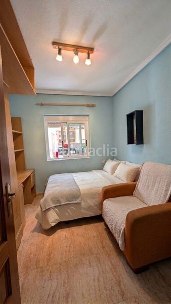 Foto d6f12b15-4e97-47fe-965f-e14a12e9a7ff. Casa amb aparcament a calas Santa Pola este Santa Pola