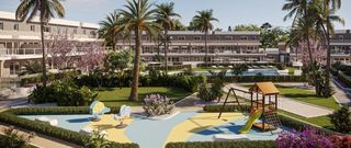 Flat  Avenida mediterraneo. Bungalow con piscina, terraza y garaje
